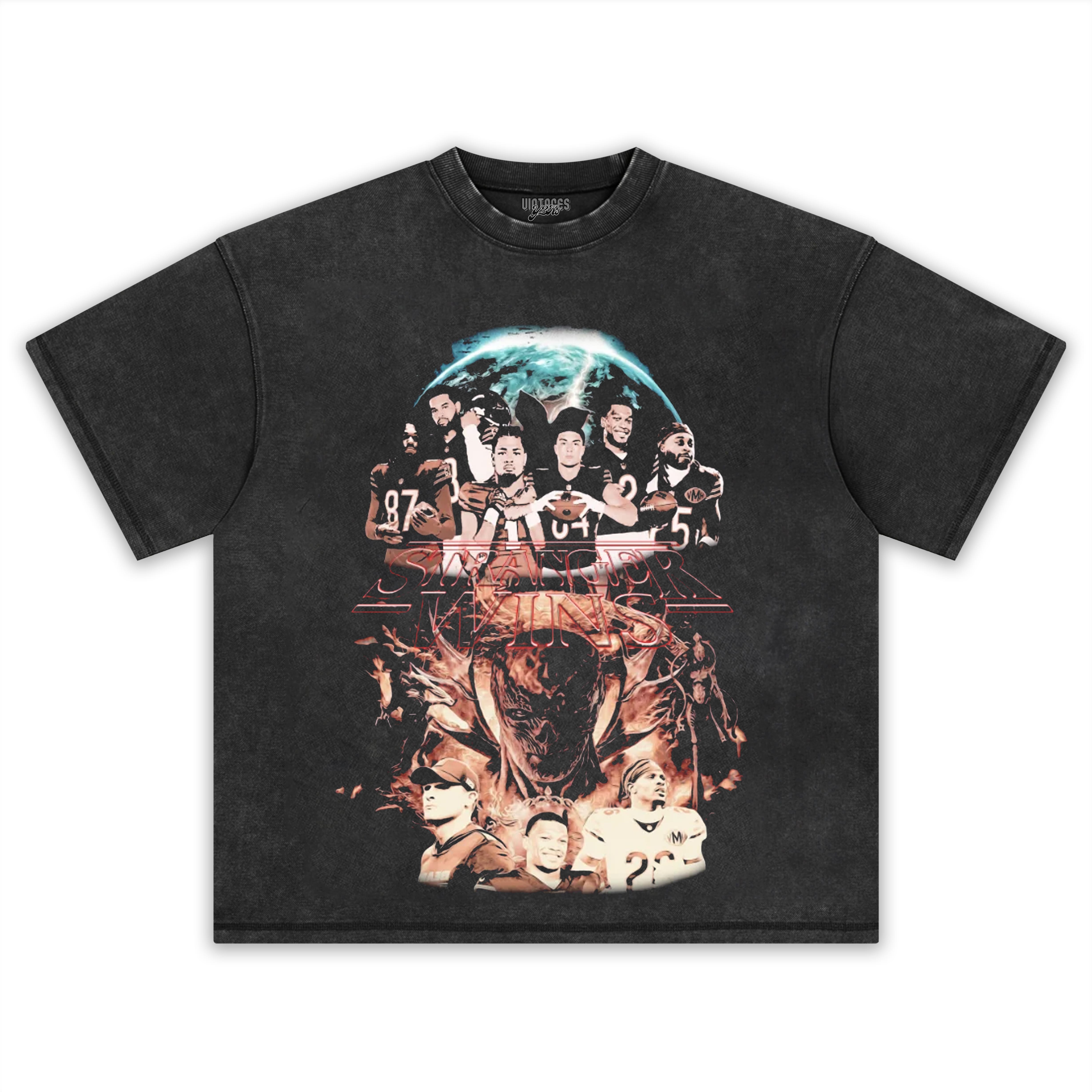 CHICAGO BEARS STRANGER THINGS PLAYOFFS 2025 VINTAGE GRAPHIC TEE & LS & HOODIE
